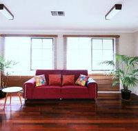 Spacious and cozy home next to Glen Waverley - Accommodation in Bendigo