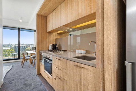 Spacious And Sunny Modern Apartment With City View - Accommodation in Bendigo 3