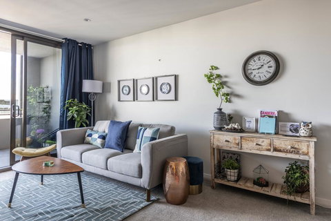 SPACIOUS BRAND NEW // 1BR // IN GORGEOUS BARTON - Accommodation in Bendigo 2