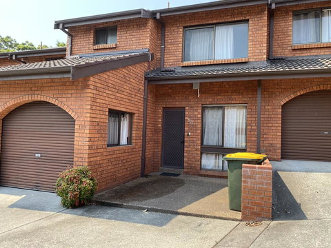 Spacious Townhouse In Wollongong - Accommodation in Bendigo 3