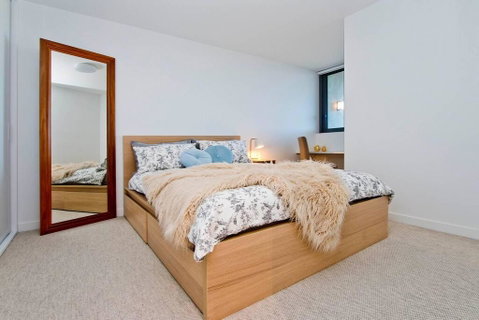 Spectacular Private Balcony Views With Pool - Accommodation in Bendigo 2