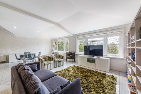 Spoilt For Choice 2-bed/2-bath + Free Parking - Accommodation in Bendigo 1