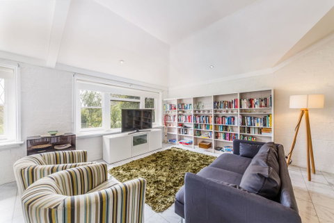 Spoilt For Choice 2-bed/2-bath + Free Parking - Accommodation in Bendigo 0