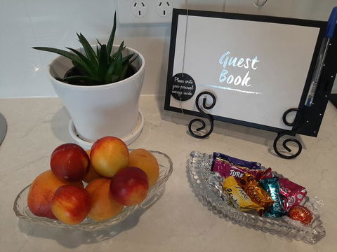 Spring Beach Garden Retreat - Accommodation in Bendigo 3
