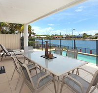 St Lucia 11 - 4 BDRM Canal Home with Pool - Accommodation in Bendigo