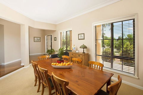 Stately Bowral Designer Home - Accommodation in Bendigo 3