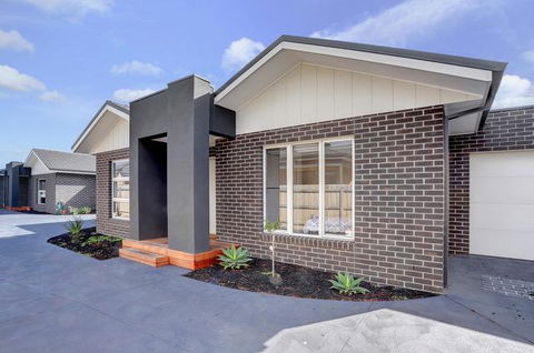 Staughton Sounds - Accommodation in Bendigo 0