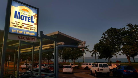 Strand Motel - Accommodation in Bendigo 1