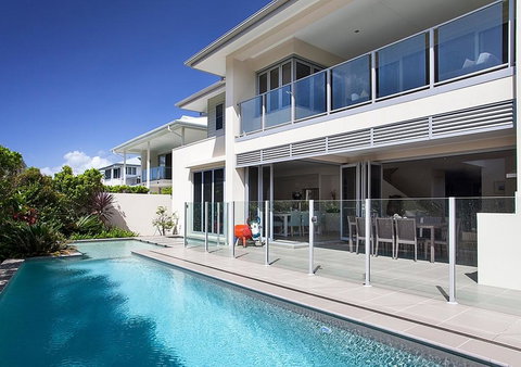 Stunning Beachside Home Minutes From Coolum Beach - Accommodation in Bendigo 0