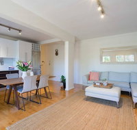 Stylish and Spacious Beach Apartment - Accommodation in Bendigo