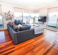 Stylish Modern 3BD Retreat at an Amazing Location - Accommodation in Bendigo