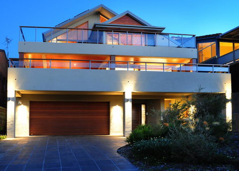 Sundecks - Accommodation in Bendigo 0