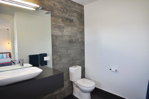 SUNNYSIDE - SURF SIDE - Accommodation in Bendigo 1