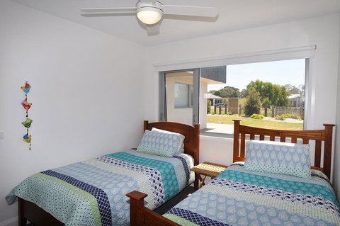 SUNNYSIDE - SURF SIDE - Accommodation in Bendigo 2