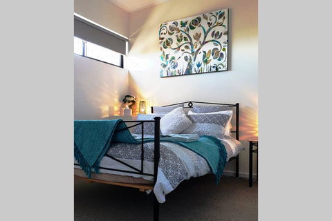 Sunsets, Sea, Wine - Accommodation in Bendigo 1