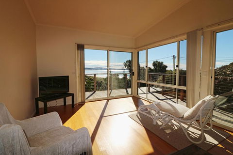 Surfside - Accommodation in Bendigo 0