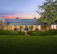 Sutton Downs - renovated country home on 100 acres - Accommodation in Bendigo