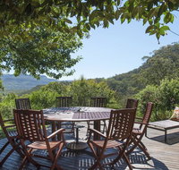 Taliesin - Beautiful 4 bedroom home with amazing views - Accommodation in Bendigo