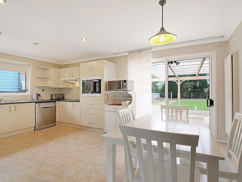 That Pink House! - Comfortable Home Away From Home - Accommodation in Bendigo 3