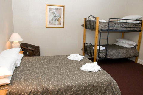 The Alpine Hotel - Accommodation in Bendigo 2