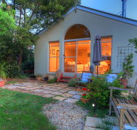 The Avenue at Montville Luxury Cottage - Accommodation in Bendigo