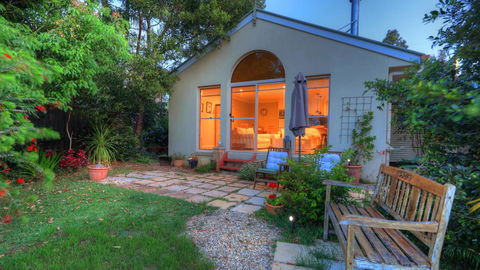The Avenue At Montville Luxury Cottage - Accommodation in Bendigo 0