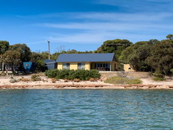 Book Smoky Bay Accommodation Accommodation in Bendigo Accommodation in Bendigo