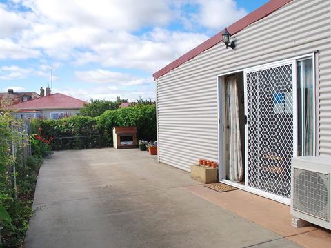 Oatlands Retreat - Accommodation in Bendigo 2