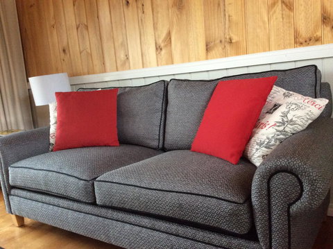 Hazelcreek Cottages - Accommodation in Bendigo 4