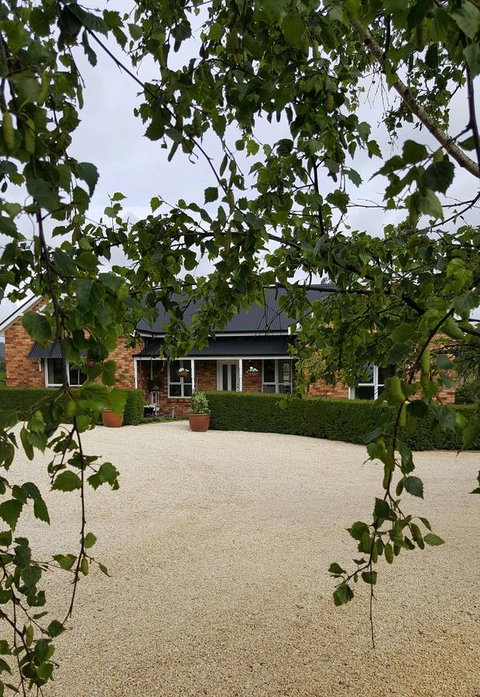 Hazelcreek Cottages - Accommodation in Bendigo 0