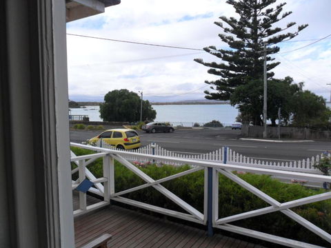 Freycinet Waters - Accommodation in Bendigo 12