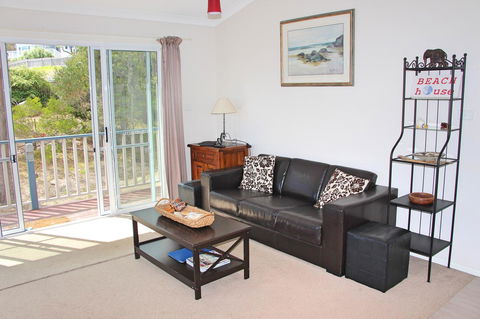 Front Row Beachfront - Accommodation in Bendigo 7