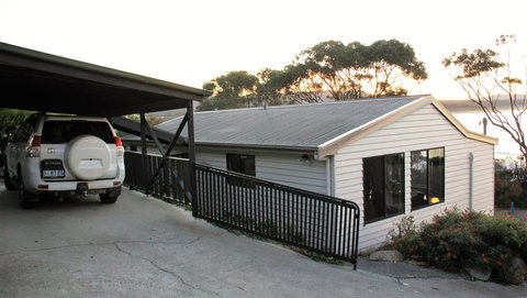 KINGFISHER COTTAGE Beachfront At The Binalong Bay - Accommodation in Bendigo 21