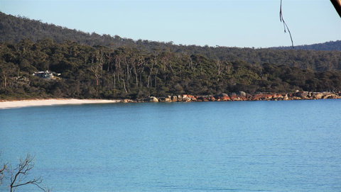 KINGFISHER COTTAGE Beachfront At The Binalong Bay - Accommodation in Bendigo 12