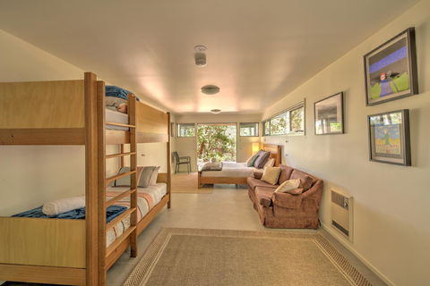 Freycinet Eco Luxe ~ Forest ~ Ocean ~ Mountain - Accommodation in Bendigo 8