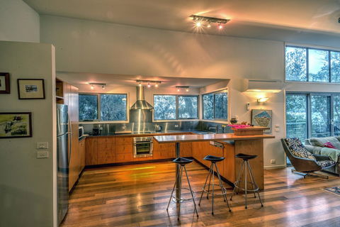 Freycinet Eco Luxe ~ Forest ~ Ocean ~ Mountain - Accommodation in Bendigo 7