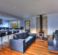 Muirs Beach Retreat - Accommodation in Bendigo