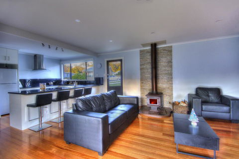 Muirs Beach Retreat - Accommodation in Bendigo 0