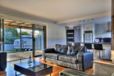 Muirs Beach Retreat - Accommodation in Bendigo 8