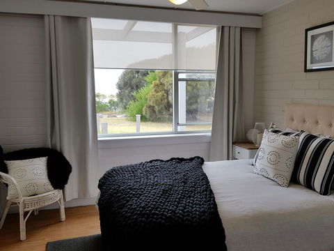 Beach Hut Scamander - Accommodation in Bendigo 0