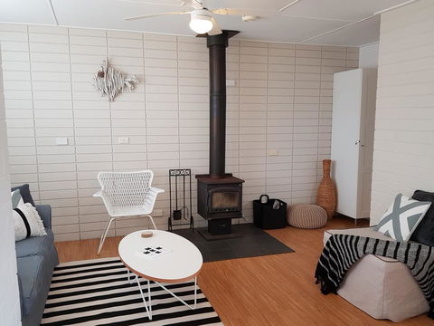 Beach Hut Scamander - Accommodation in Bendigo 8
