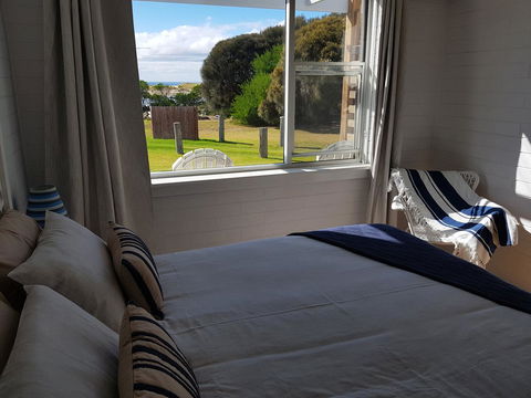 Beach Hut Scamander - Accommodation in Bendigo 5