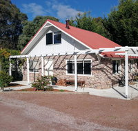 Hilltop Cottages - Accommodation in Bendigo