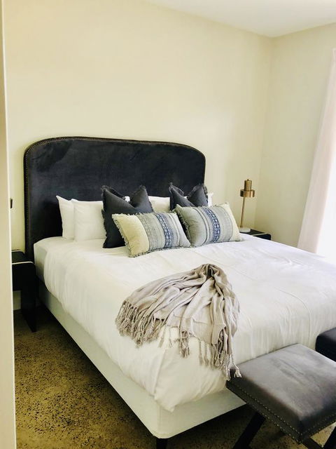 EMBRACING EVANDALE - Hosted By L'Abode Accommodation - Accommodation in Bendigo 3