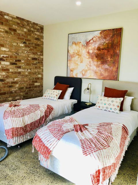 EMBRACING EVANDALE - Hosted By L'Abode Accommodation - Accommodation in Bendigo 4