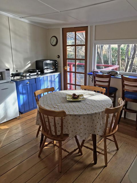 Platypus Playground Riverside Cottage - Accommodation in Bendigo 9