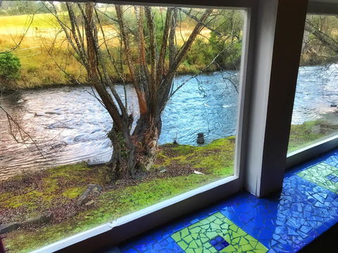 Platypus Playground Riverside Cottage - Accommodation in Bendigo 10