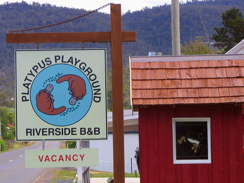 Platypus Playground Riverside Cottage - Accommodation in Bendigo 21