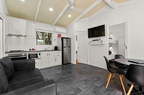 Bright Riverside Holiday Park - Accommodation in Bendigo 37