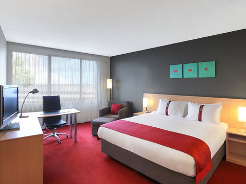 Holiday Inn Melbourne Airport, An IHG Hotel - Accommodation in Bendigo 1
